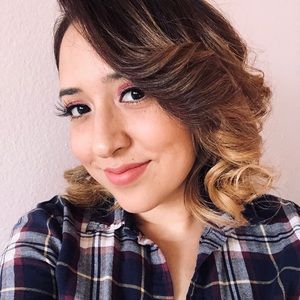 Meet your Posher, Alejandra